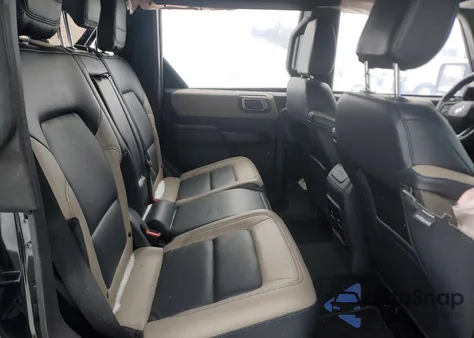 2024 Ford Bronco Wildtrak z USA, uszkodzony, nr VIN 1FMEE2BP6RLA60899